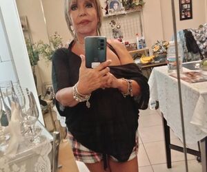 MONIQUE