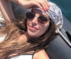 María