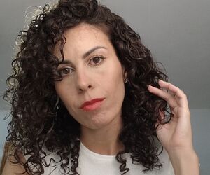 María