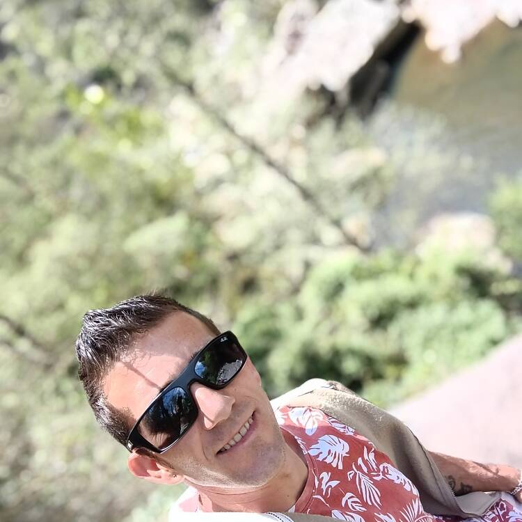 Foto de perfil de Adrián